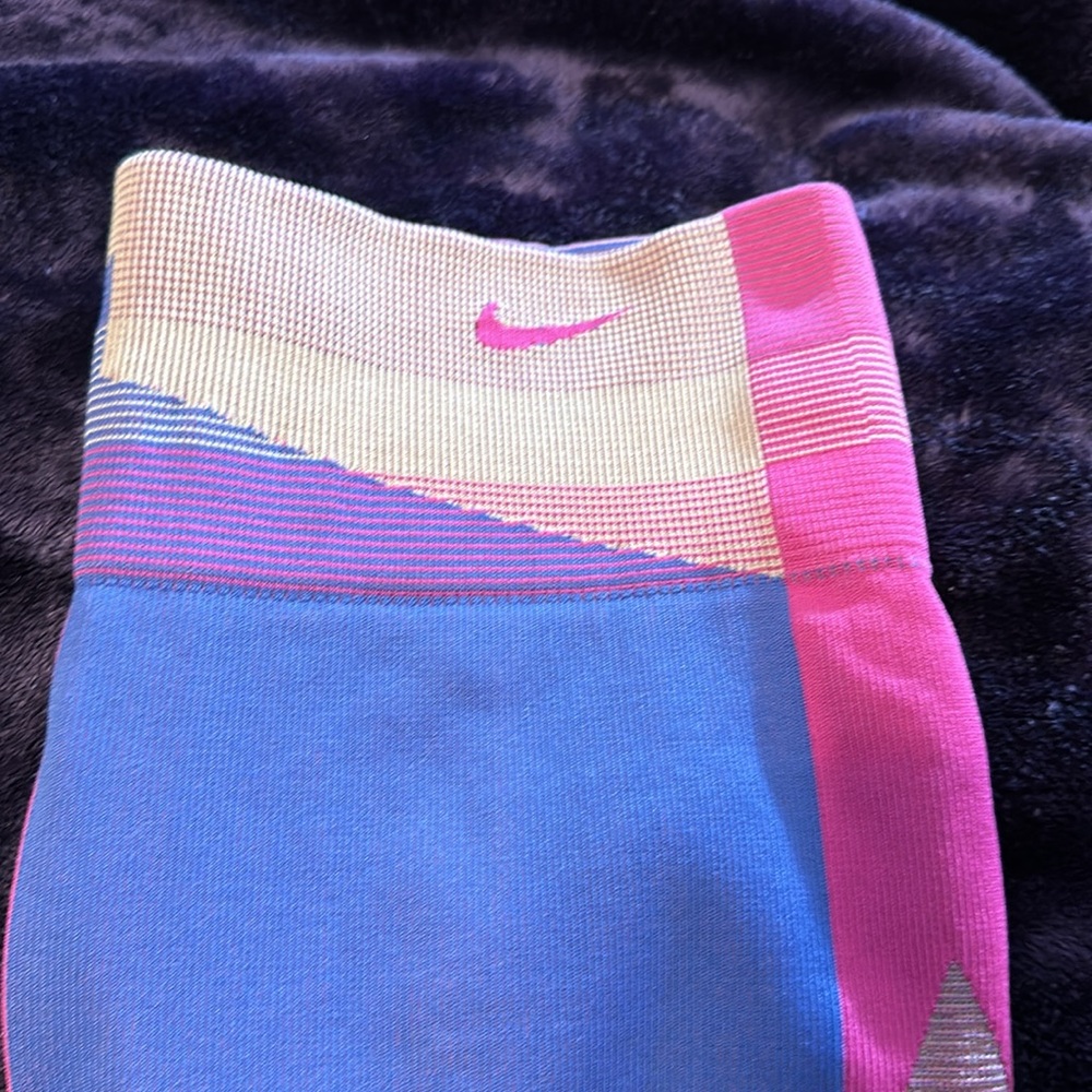 Nike Women's Icon Clash Seamless 8'' Training Shorts CJ5091-601 - Picture 6 of 6